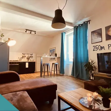 Under Roof شقة