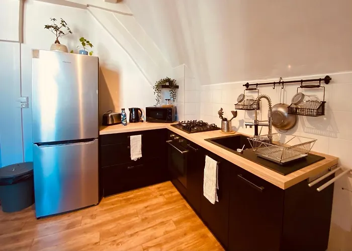 Under Roof * كليرمونت-فيراند